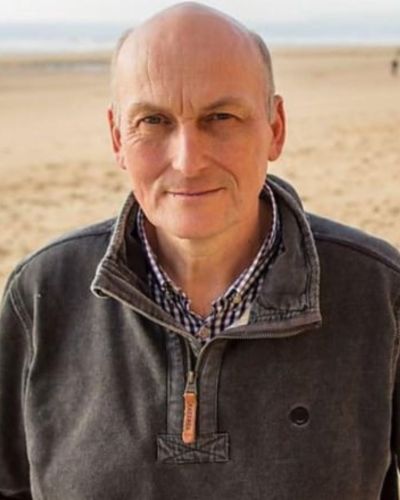 Headshot of Professor Richard Thompson OBE - Stress-Free Longevity Podcast